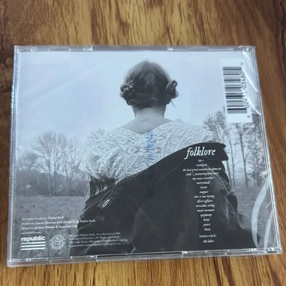 Signed Taylor Swift Folklore CD - Picture 2 of 2